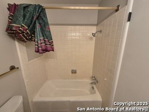 Building Photo - 205 Maple Dr