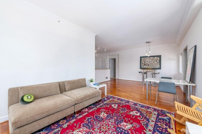 Building Photo - 246 2nd St