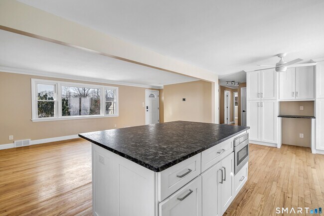 Building Photo - 139 Walnut Tree Hill Rd