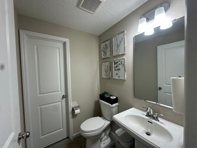 Building Photo - Spacious Home in Growing Area of St Johns County