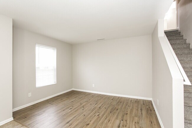 Building Photo - 424 W Warrior Ct