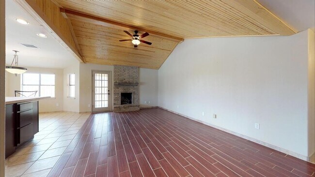 Building Photo - Northeast El Paso 5bed Refrig A/C house in...