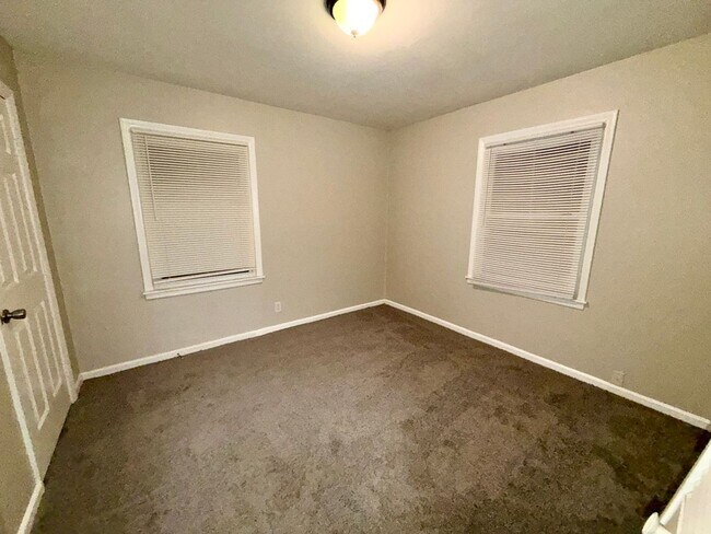 Building Photo - 1320 S Crane St