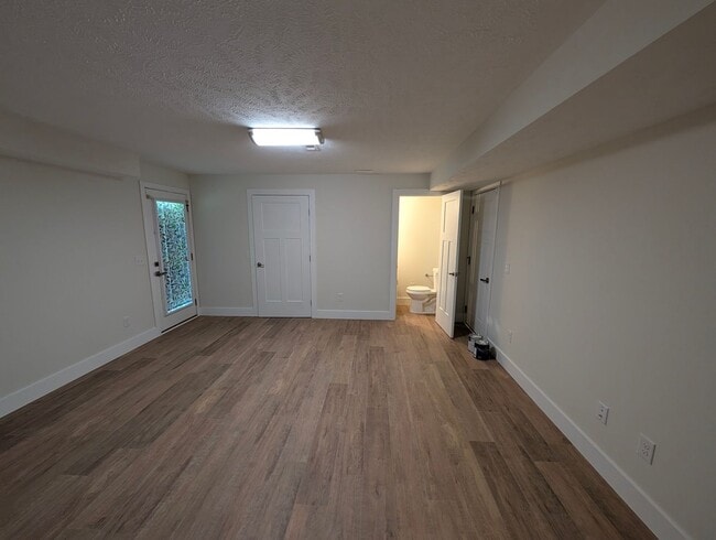 Building Photo - 3-4 Bedrooms Townhome Concord Village, Avo...