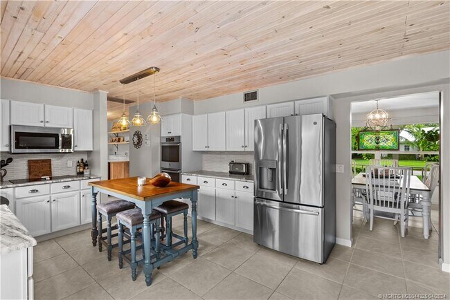 Building Photo - 3 Rio Vista Dr