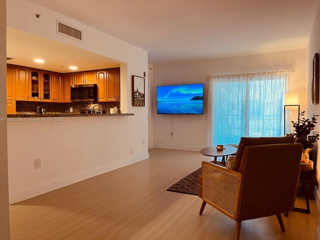 Building Photo - 120 Douglas Rd