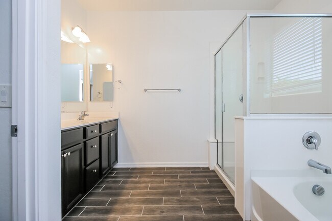 Building Photo - 35556 N Kelsee Dr