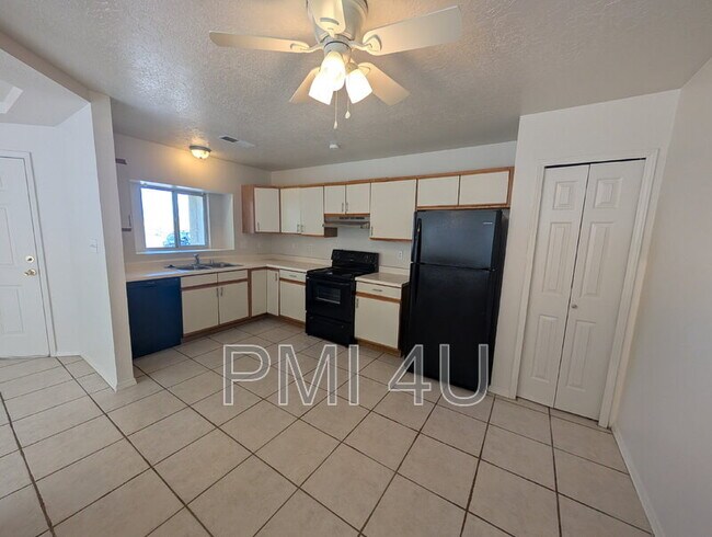 Building Photo - 1160 Sand Dune Rd NE