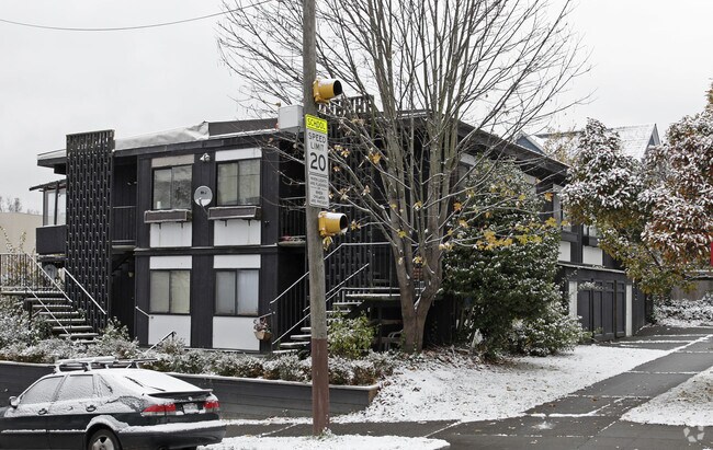Primary Photo - 1420 Yesler Way