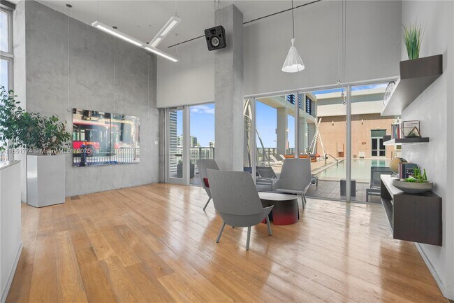 Building Photo - 151 SE 1st St