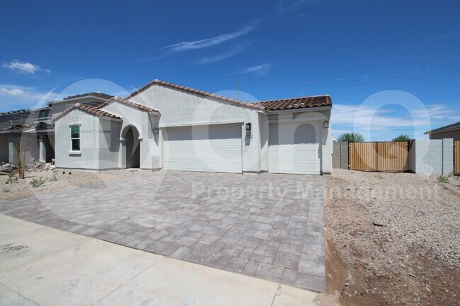 Primary Photo - 2050 E Piedmont Pl