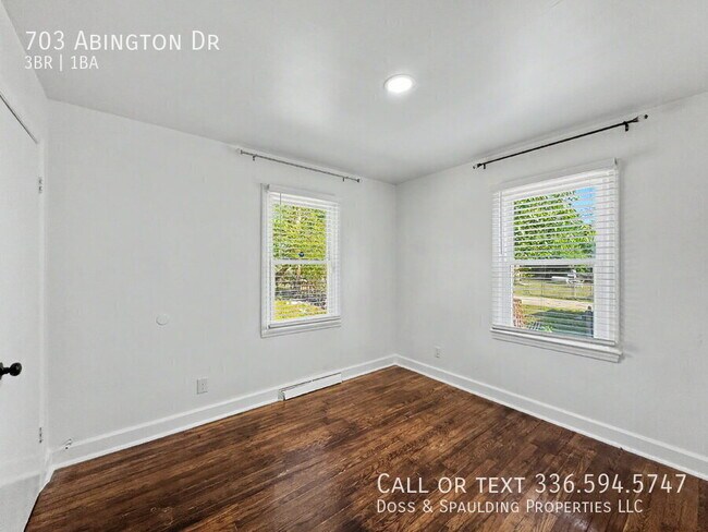 Building Photo - 703 Abington Dr