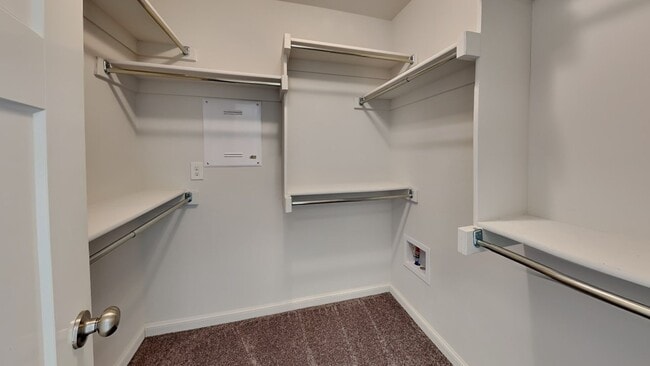 Building Photo - A Very Nice 4 Bedroom 2 Bath Home Yukon Schools