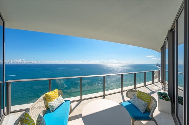 Building Photo - 15701 Collins Ave