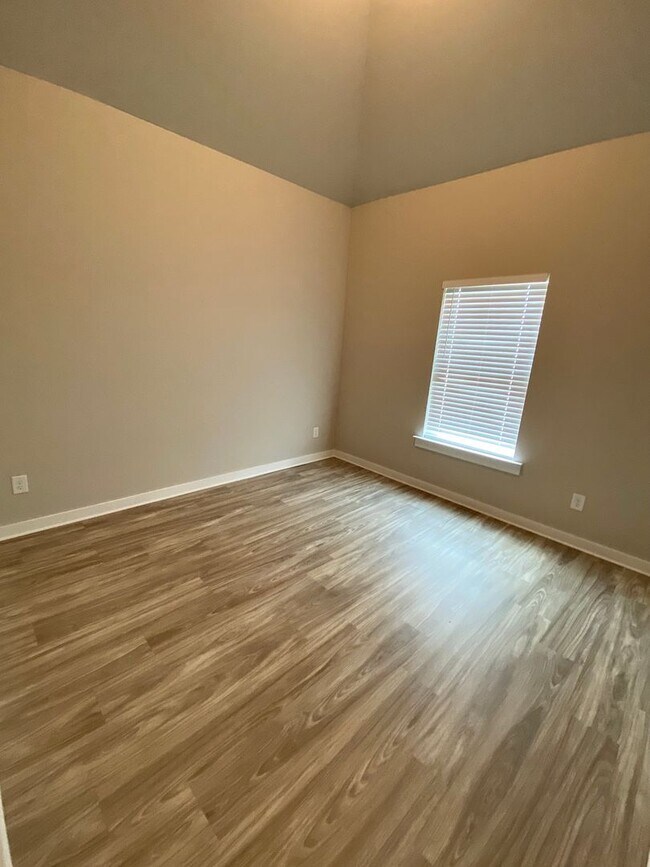 Building Photo - Home for Rent in Jasper, AL... Available to View!!!