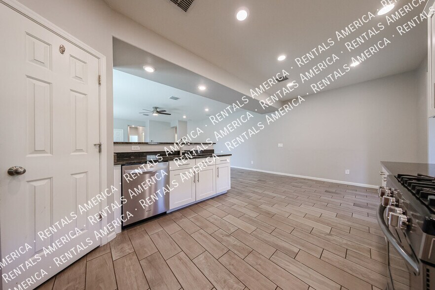 Building Photo - 3366 E Dogwood Pl