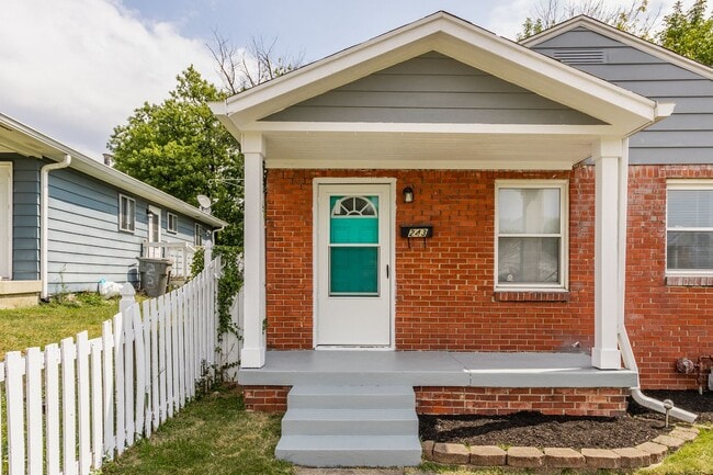 Building Photo - AVOID SCAMMERS!! WE DO NOT POST ON CRAIGSLIST!! Charming 2 Bedroom, 1 Bath brick home a block fro...