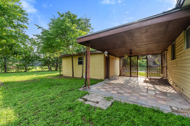 Building Photo - 1302 Redondo Dr