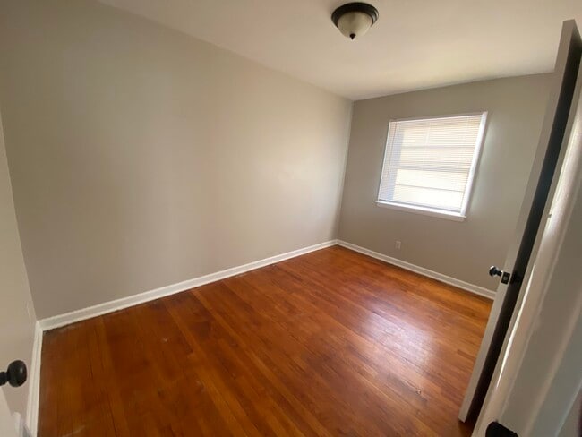 Building Photo - 5221 N 68th St