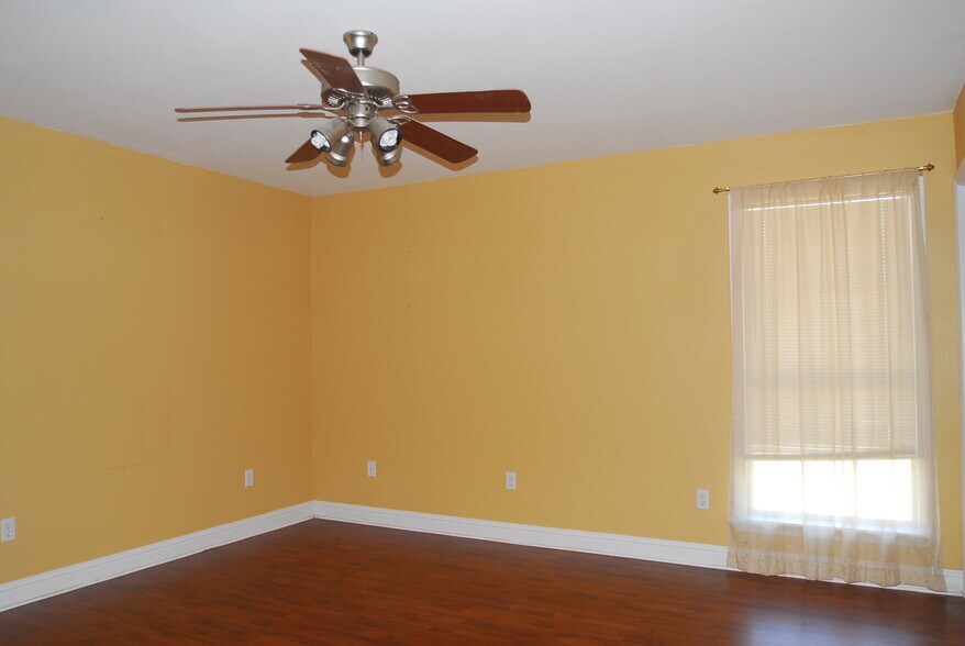 Building Photo - 6230 Kimbrough Blvd