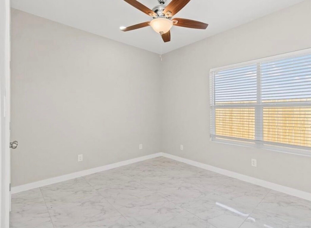 Large bedrooms with large windows for natural light - 2513 E Israel Ave