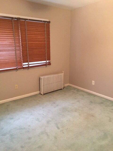 Building Photo - 742 3rd St