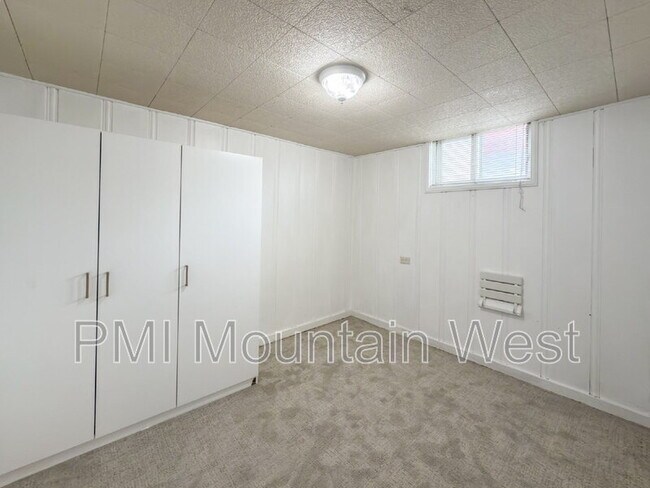 Building Photo - 282 E 650 N