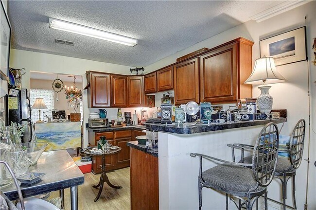 Building Photo - Ghent on the Square