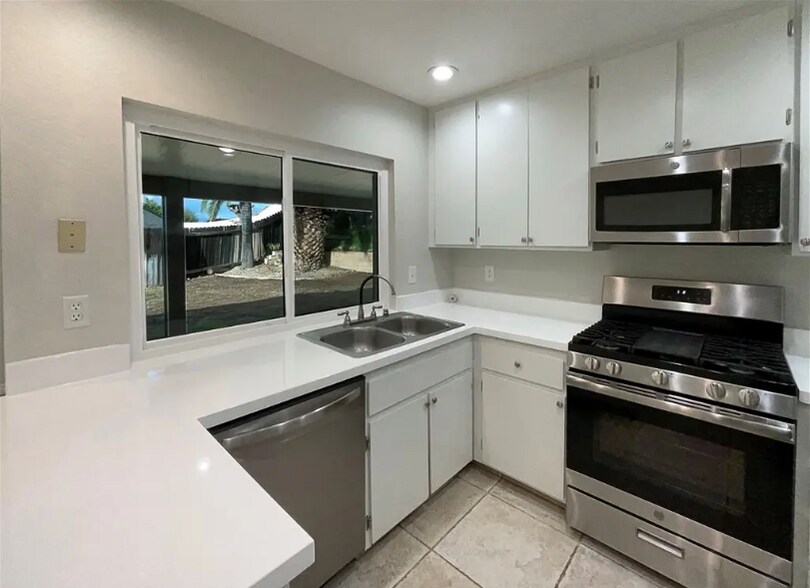 Building Photo - 25443 Vía Labrada