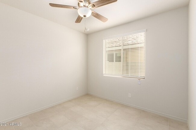 Building Photo - 8757 W Rancho Dr