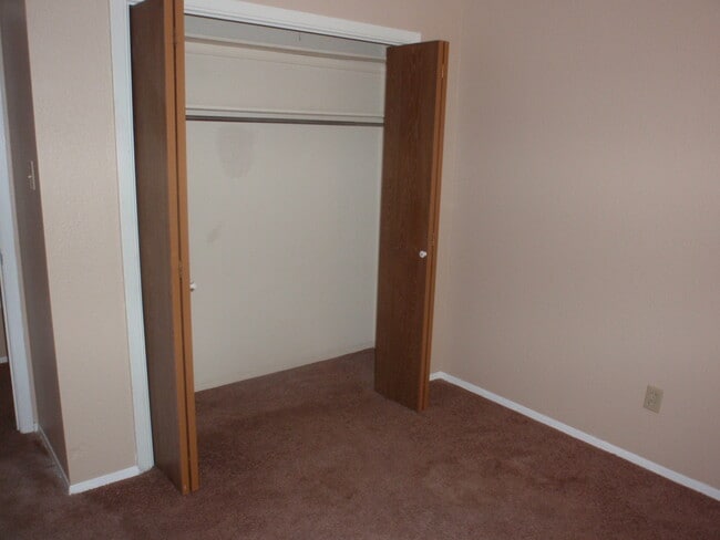 Building Photo - Triviz Apts