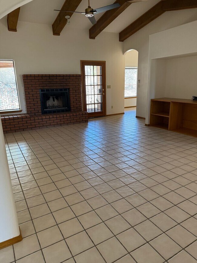 Building Photo - Tucson Foothills Home