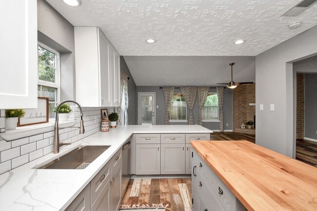 Building Photo - 1911 Pepperrell Pl Ct