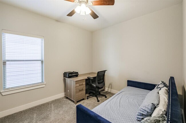 Building Photo - 8404 Safeguard St