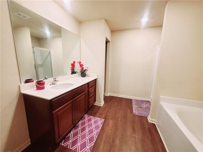 Building Photo - 157 Innis Brk Cir