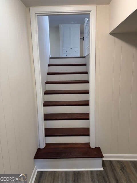 Building Photo - 3805 Hilldale Rd