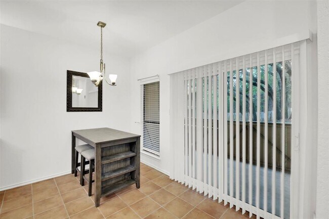 Building Photo - 9100 Mountain Ridge Dr