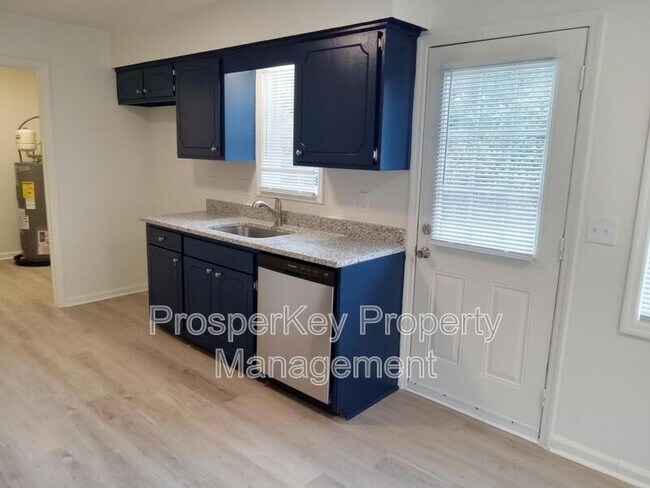 Building Photo - 10 Hidden Valley Ct