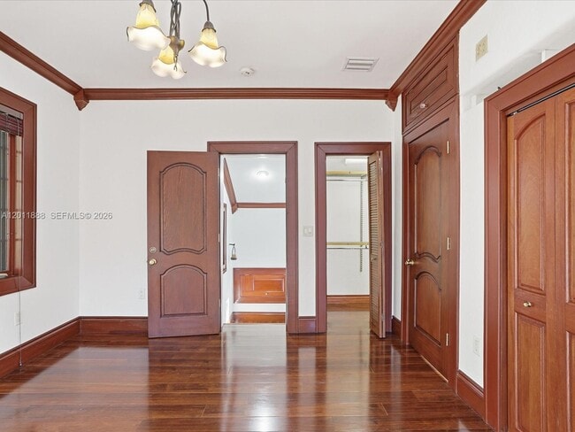 Building Photo - 1137 Asturia Ave