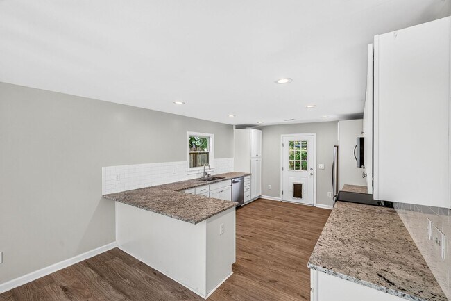 Building Photo - Move-In Ready Home in Hanahan