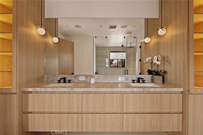 Building Photo - 3962 Alla Rd