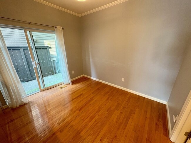 Building Photo - 1541 Cherrylane Pl S