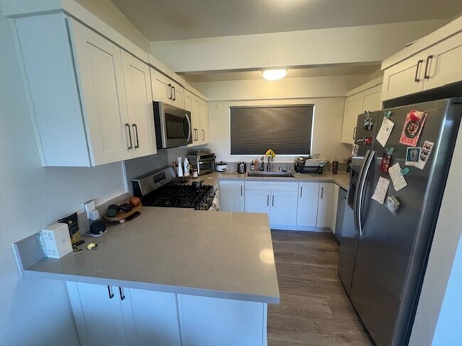 Building Photo - Domingo