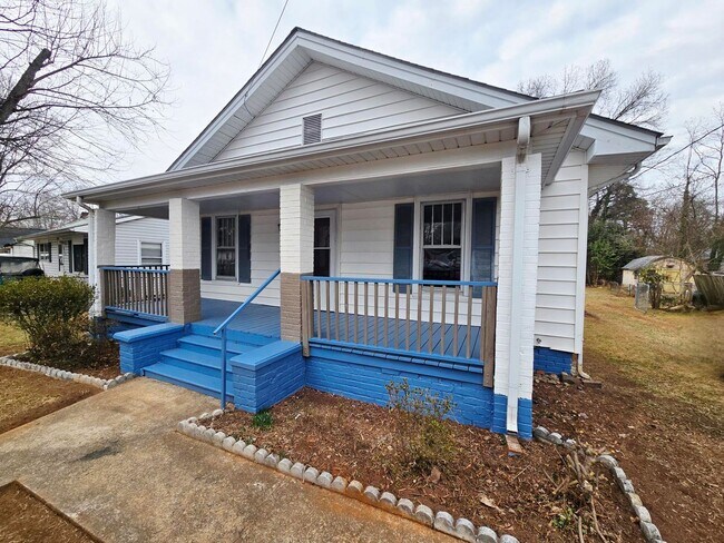 Building Photo - Charming Rental Opportunity in Burlington