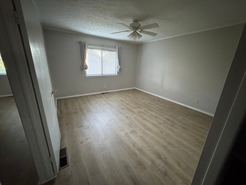 Building Photo - 7360 Trailside Dr