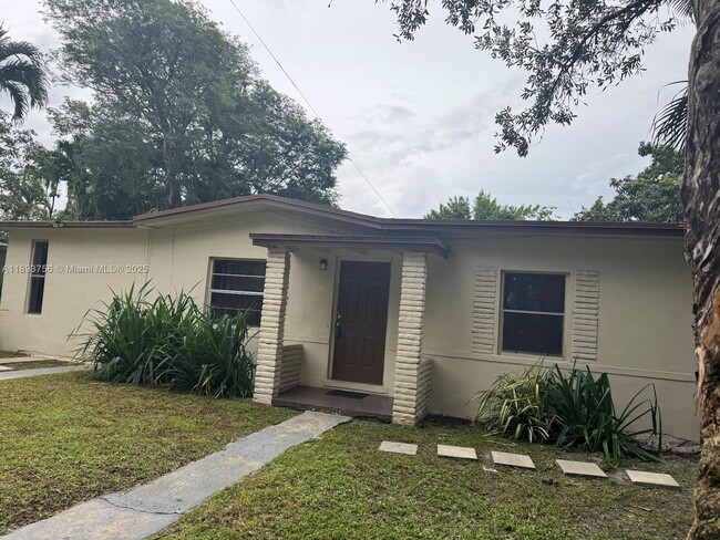 Building Photo - 13845 NW 5th Ave