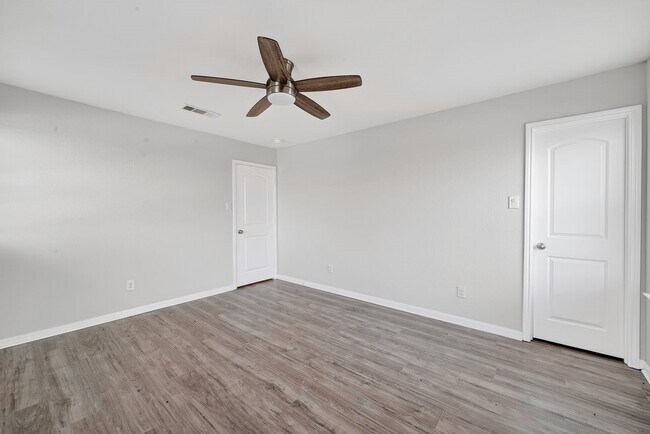 Building Photo - 228 Elm Patch Dr