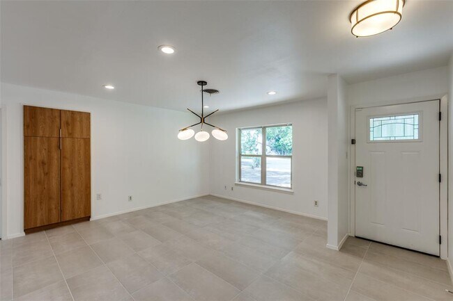 Building Photo - 1903 Boxwood Ct