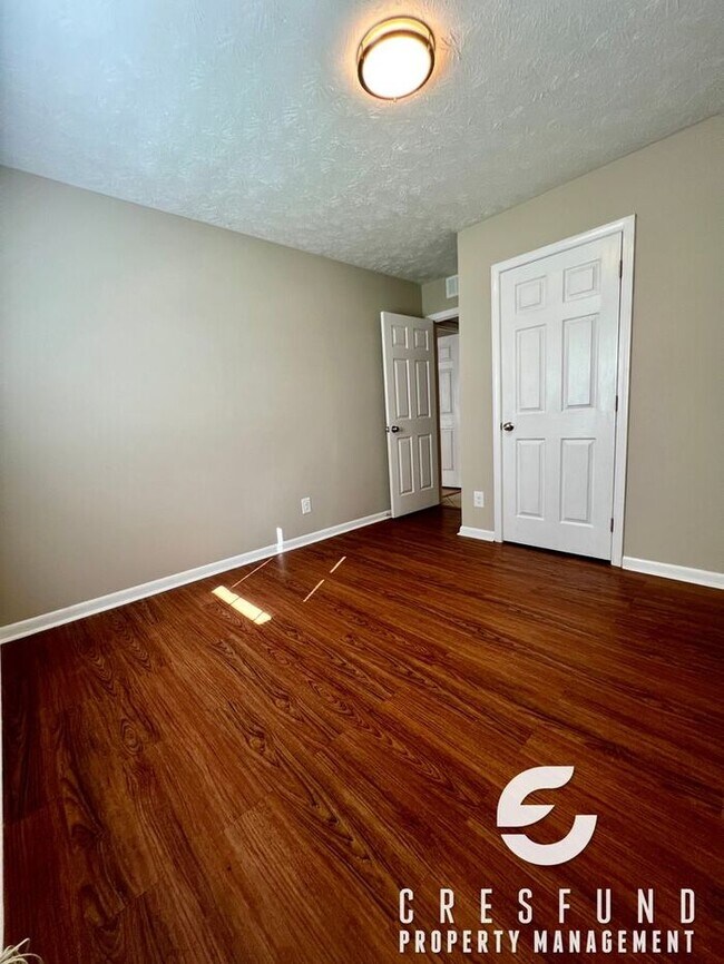 Building Photo - 3Br 2BAth Close to Fort Bragg with Large F...