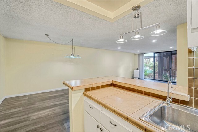 Building Photo - 8650 Gulana Ave